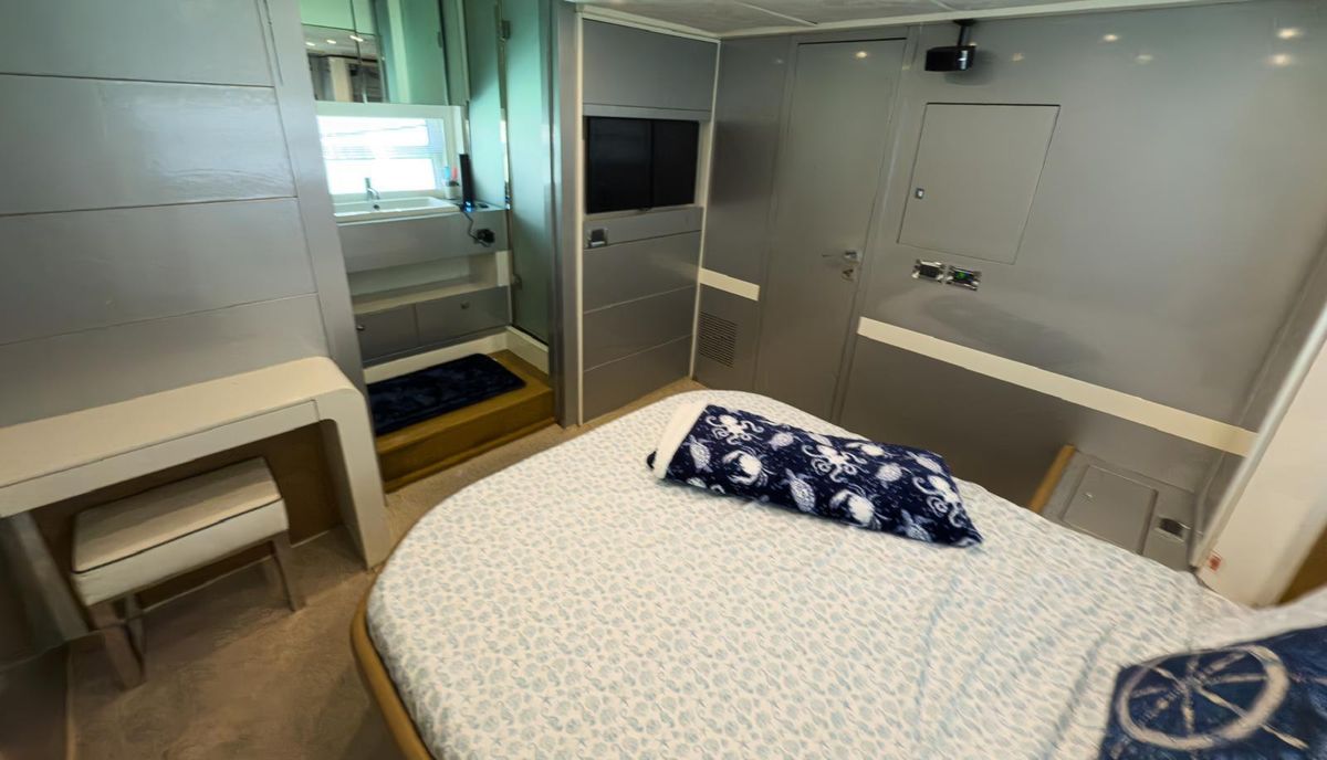 2013 Azimut 58 