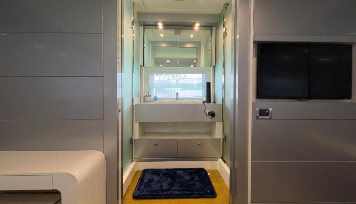 2013 Azimut 58 