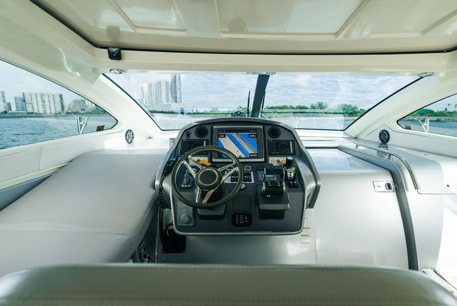 2013 Azimut Atlantis 58