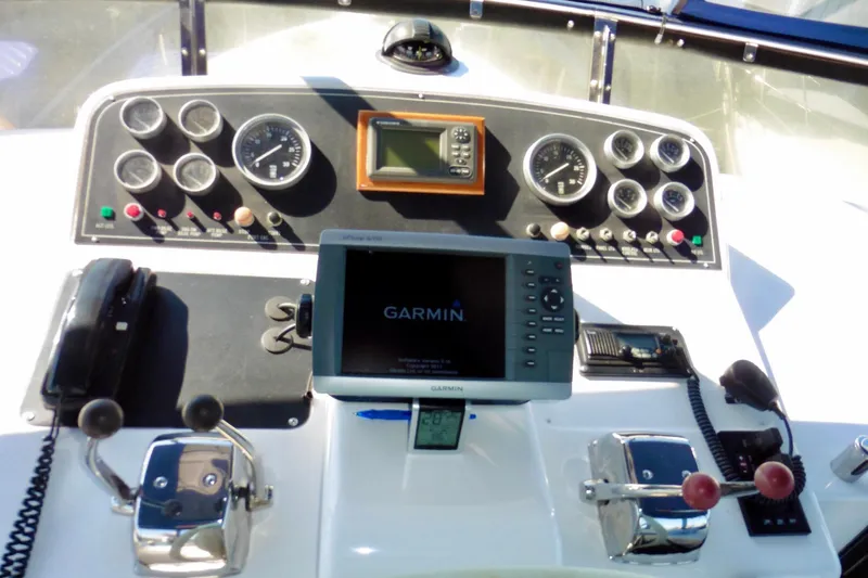 Kokomo Yacht Photos Pics Control panel of a 2000 Ocean Alexander 423 Classico yacht with Garmin navigation system.