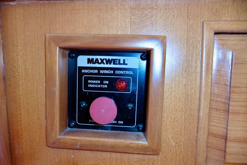 Kokomo Yacht Photos Pics Maxwell anchor winch control panel on 2000 Ocean Alexander 423 Classico yacht.