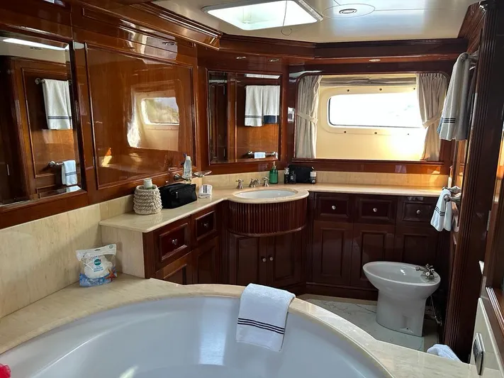 Friendship Yacht Photos Pics 