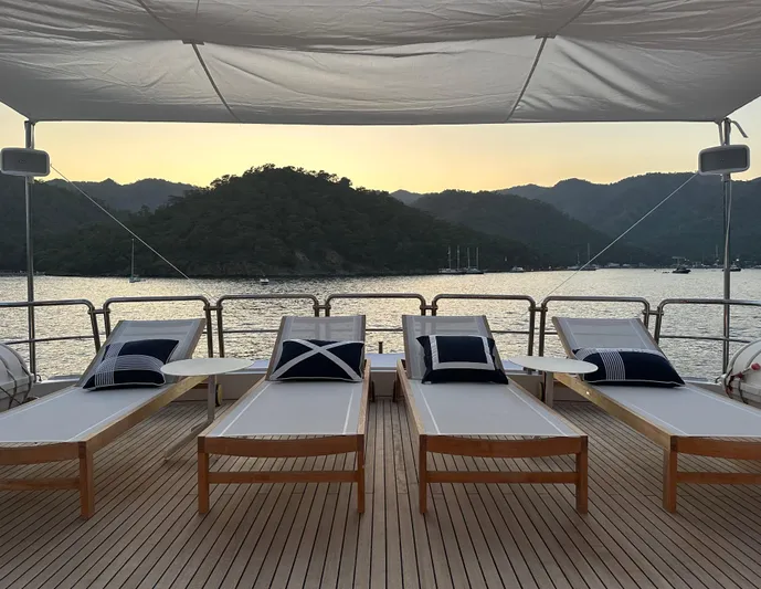 Friendship Yacht Photos Pics 