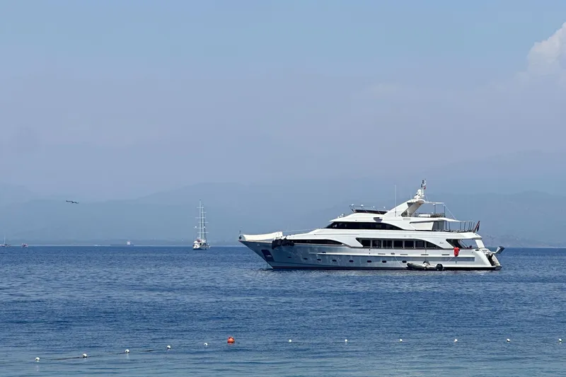 Friendship Yacht Photos Pics 