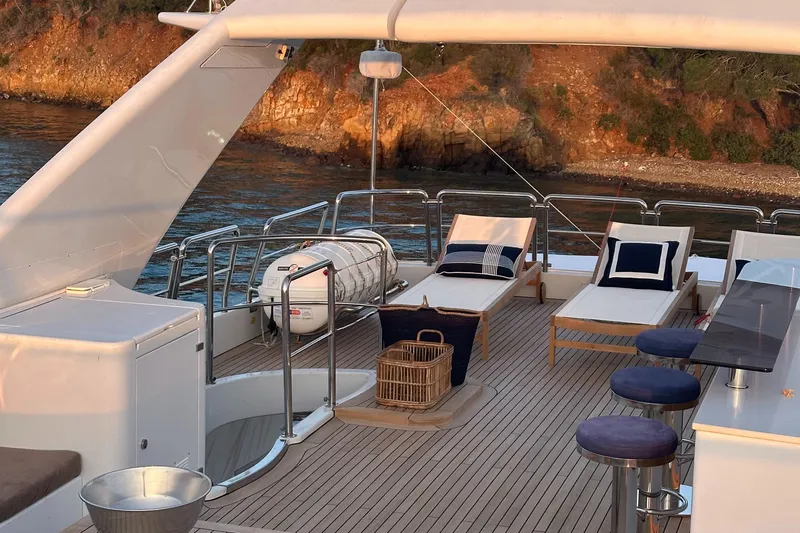 Friendship Yacht Photos Pics 