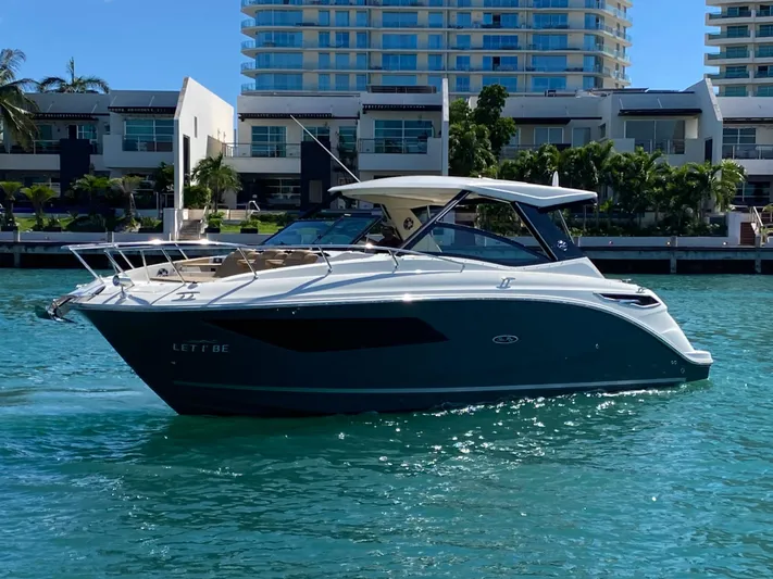2022 Sea Ray 320 Sundancer Yacht Photos Pics 