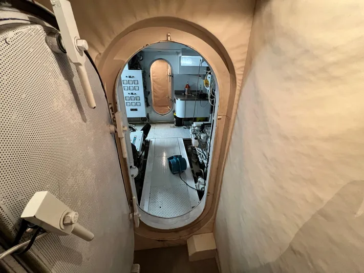 Ain't No Big Thing Yacht Photos Pics 