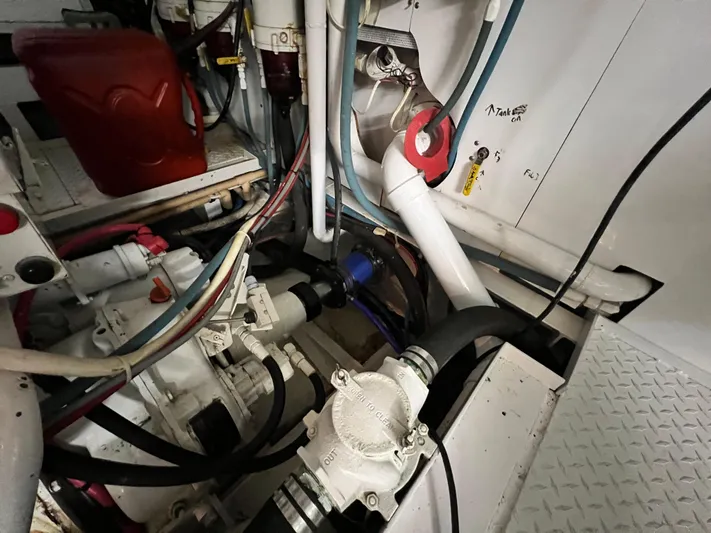 Ain't No Big Thing Yacht Photos Pics 