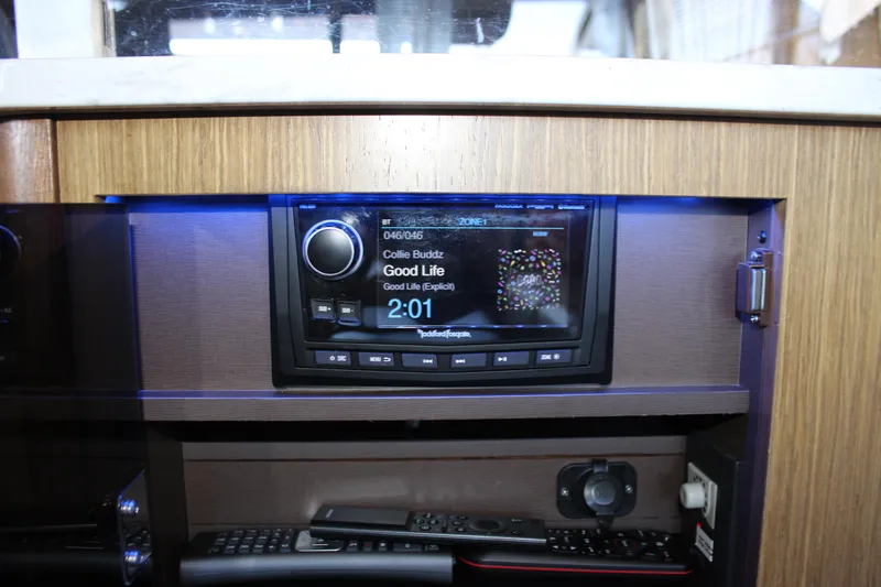  Yacht Photos Pics Entertainment system in a 2017 Sea Ray Fly 460 yacht, featuring a Rockford Fosgate stereo.