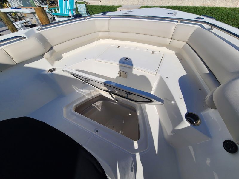 2022 Boston Whaler 330 Outrage