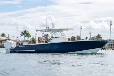 Valhalla Boatworks V-33