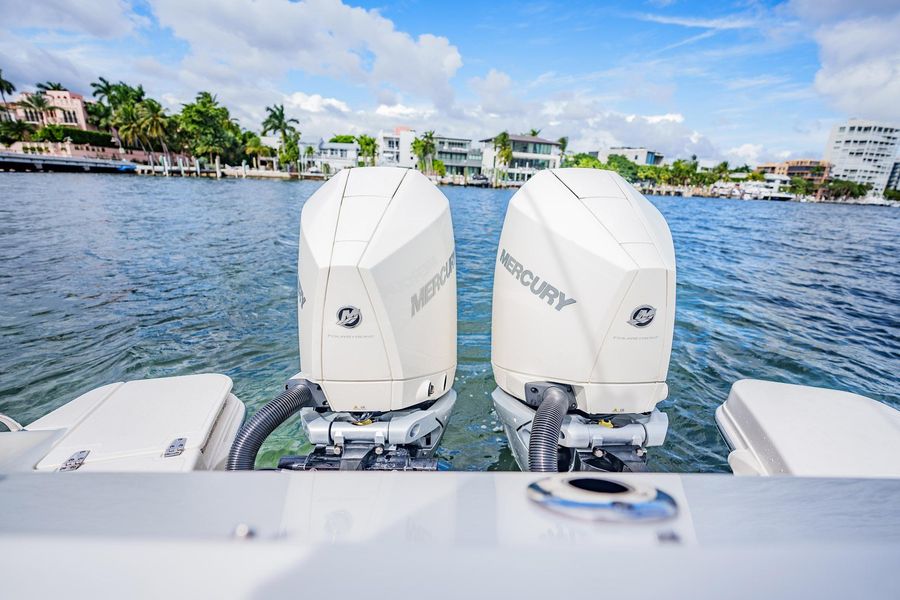 2023 Boston Whaler 280 Vantage