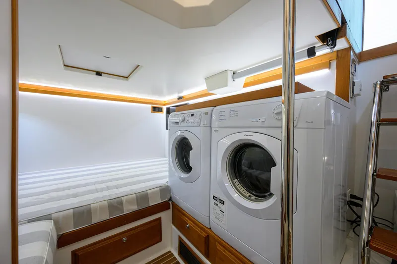 Vienna Yacht Photos Pics 