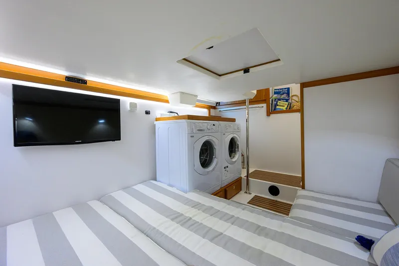 Vienna Yacht Photos Pics 