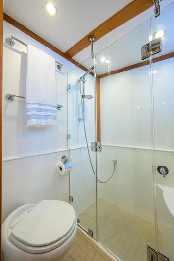 Vienna Yacht Photos Pics 