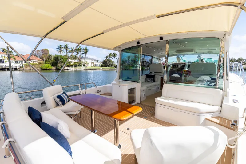 Covert III Yacht Photos Pics MJM 53 Covert III - Exterior Aft Deck