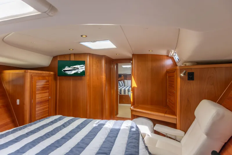 Covert III Yacht Photos Pics MJM 53 Covert III - Interior Cabin