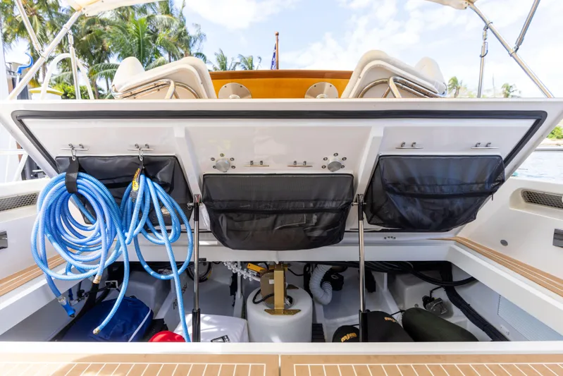 Covert III Yacht Photos Pics MJM 53 Covert III - Exterior Aft Deck