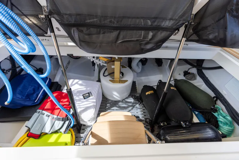 Covert III Yacht Photos Pics MJM 53 Covert III - Exterior Aft Deck