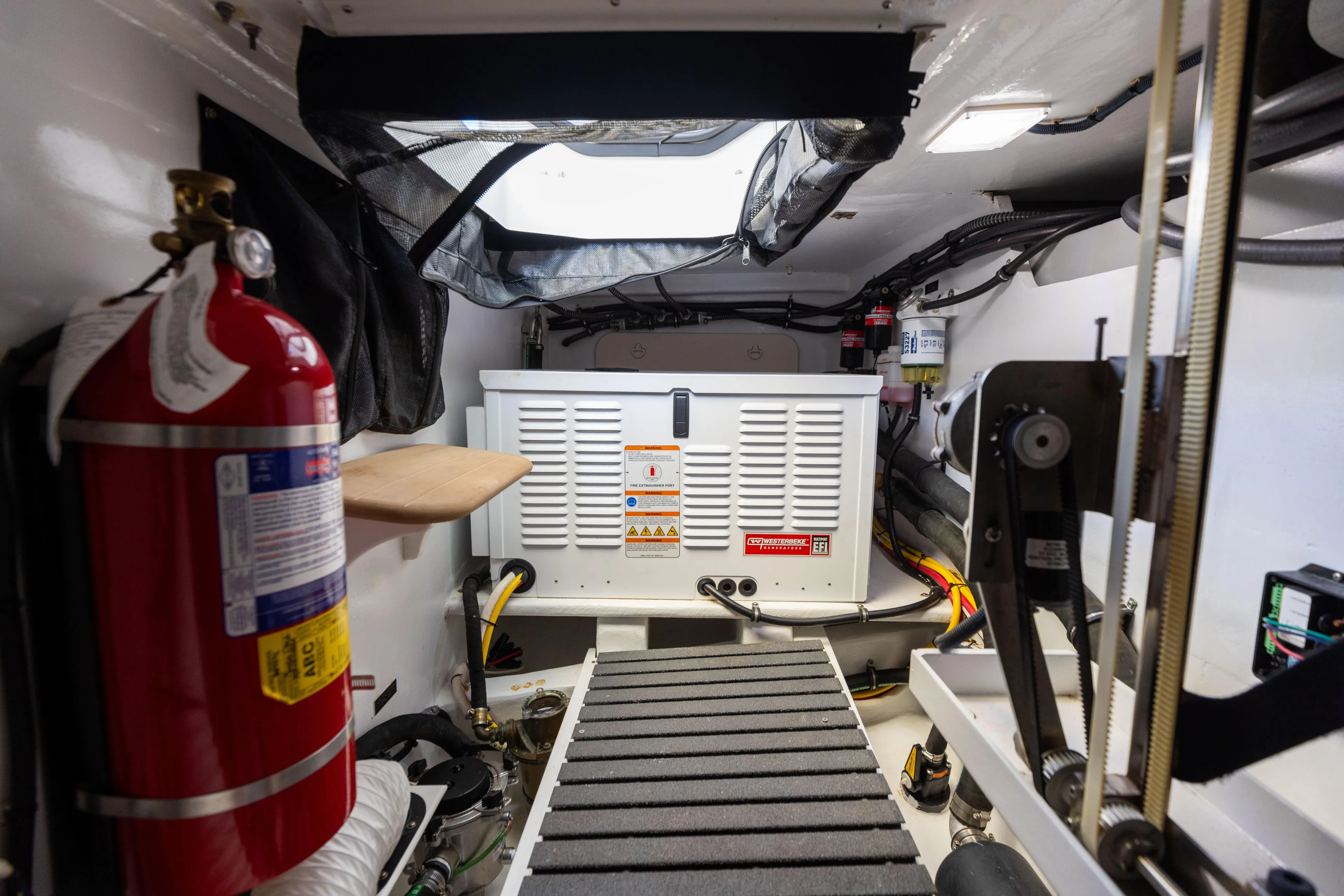 Covert III Yacht Photos Pics MJM 53 Covert III - Exterior Aft Deck