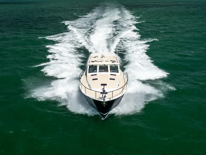 Covert III Yacht Photos Pics MJM 53 Covert III - Exterior Profile