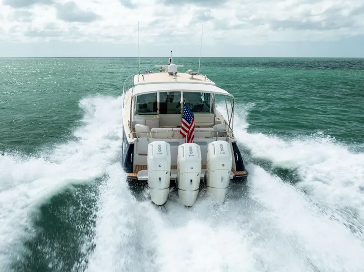 Covert III Yacht Photos Pics MJM 53 Covert III - Exterior Profile