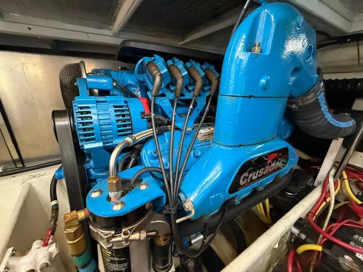  Yacht Photos Pics Engine of 2008 Silverton 33 Convertible boat, featuring a blue Crusader motor.