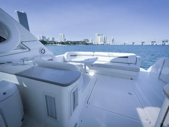 2007 Sea Ray 480 Sundancer Yacht Photos Pics 