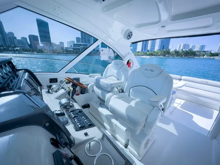 2007 Sea Ray 480 Sundancer Yacht Photos Pics 