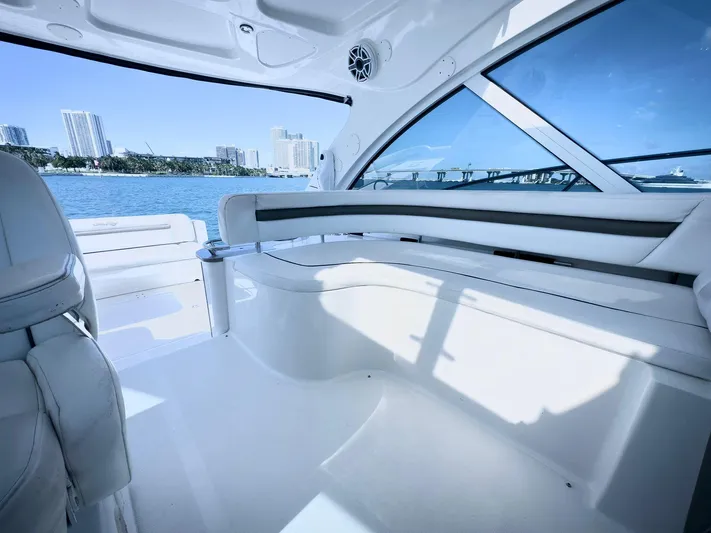 2007 Sea Ray 480 Sundancer Yacht Photos Pics 