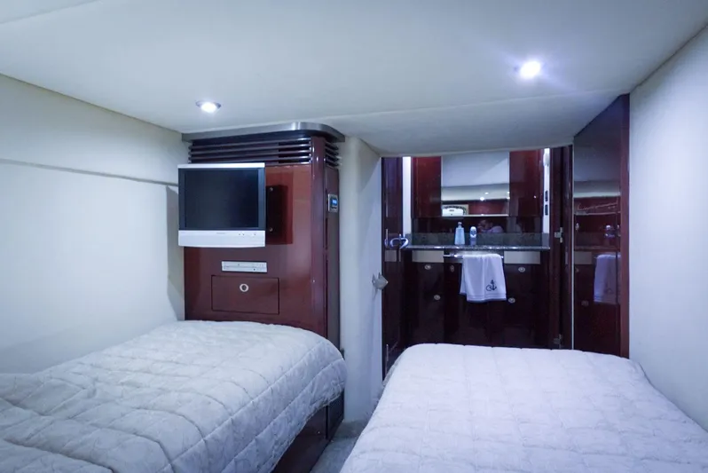 2007 Sea Ray 480 Sundancer Yacht Photos Pics 