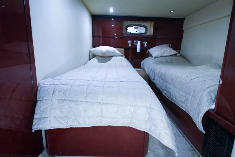 2007 Sea Ray 480 Sundancer Yacht Photos Pics 