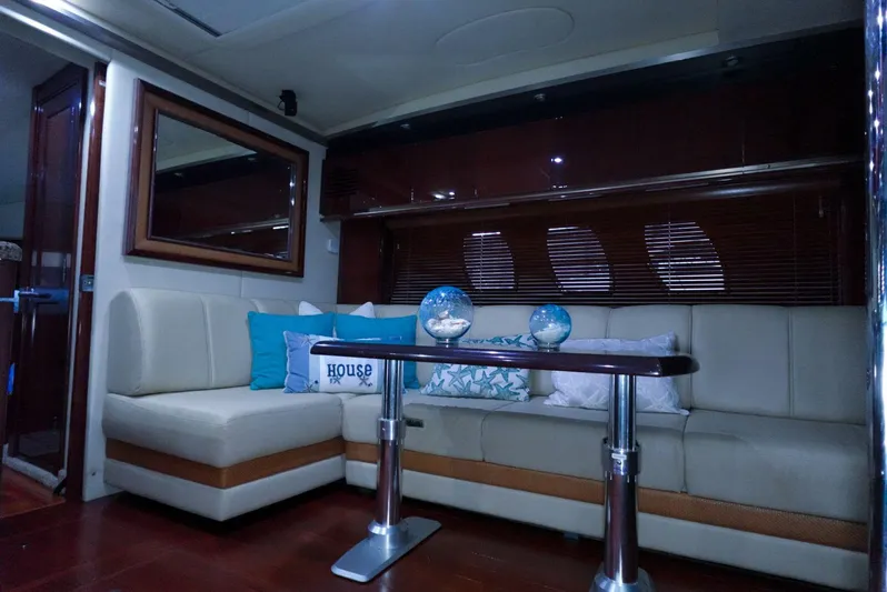 2007 Sea Ray 480 Sundancer Yacht Photos Pics 