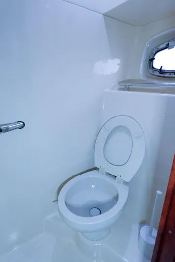 2007 Sea Ray 480 Sundancer Yacht Photos Pics 