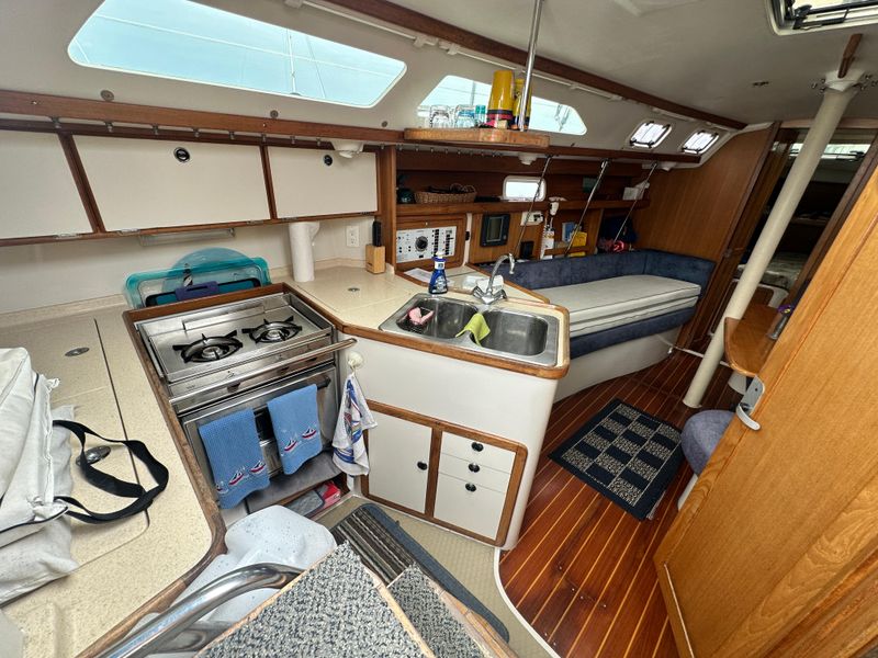 1999 Catalina 320