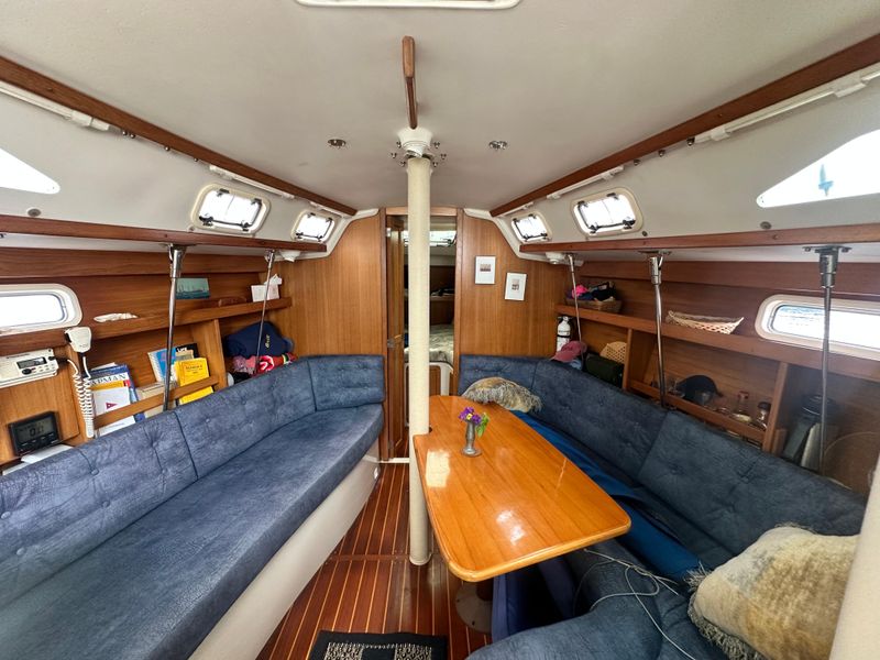 1999 Catalina 320