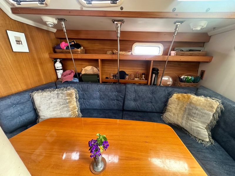 1999 Catalina 320