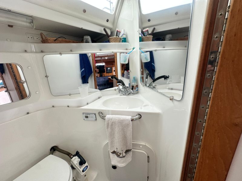 1999 Catalina 320