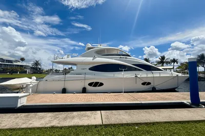 Lazzara 68 FLYBRIDGE