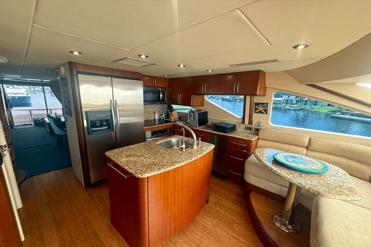 2005 Lazzara 68 