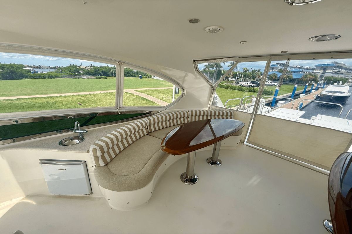2005 Lazzara 68 