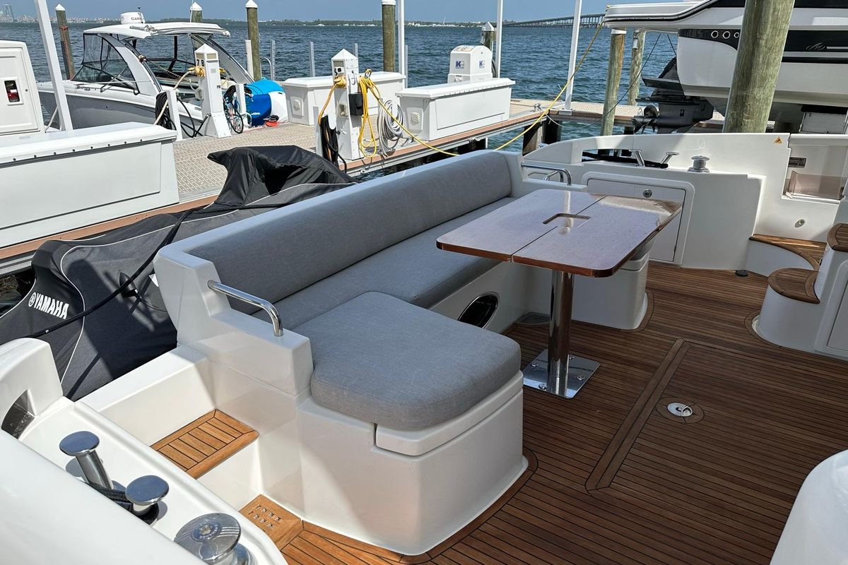 2013 Azimut 53 