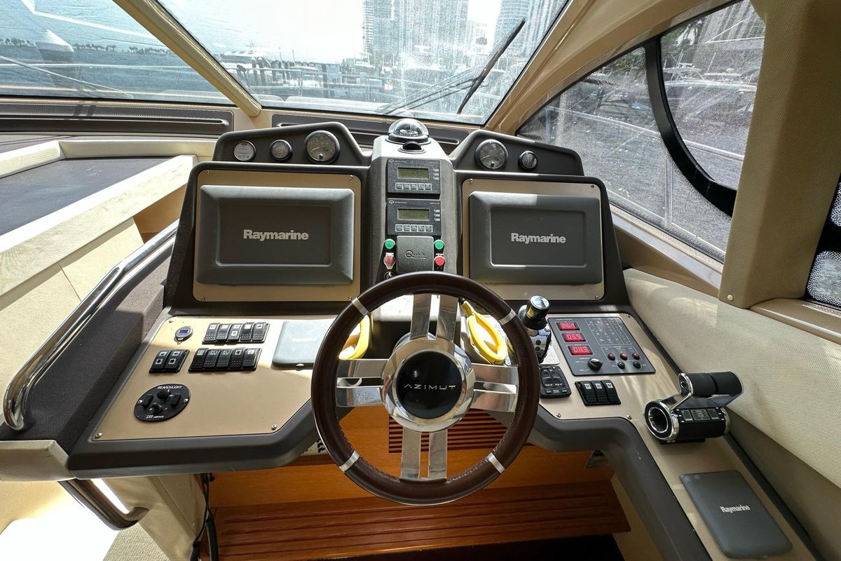 2013 Azimut 53 