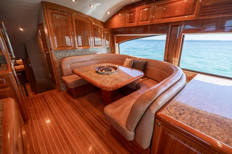 Annalize Yacht Photos Pics 2005 Hatteras 68 Convertible