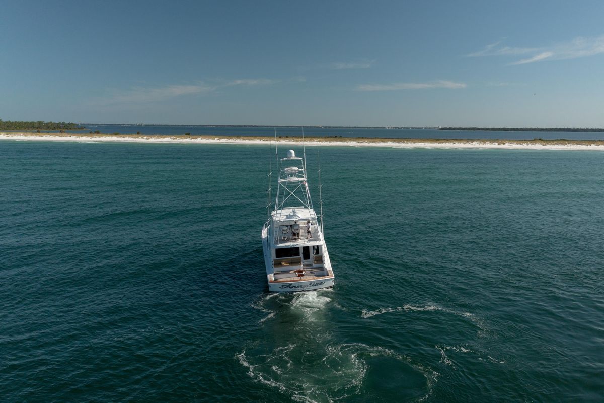 2005 Hatteras 68 