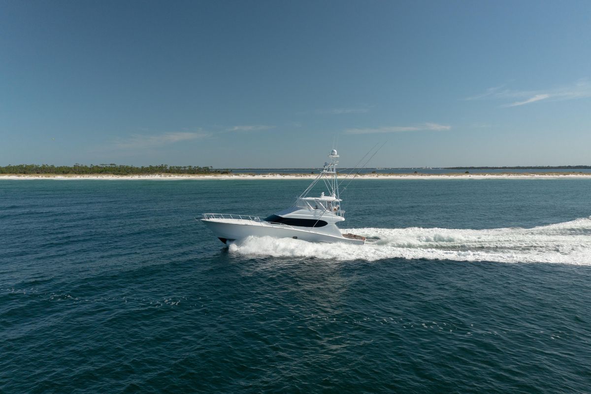 2005 Hatteras 68 