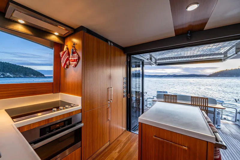 Merriweather Yacht Photos Pics 