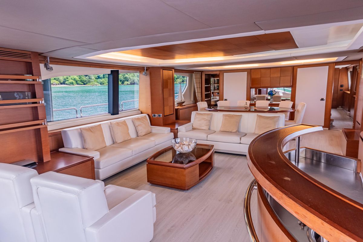 2006 Azimut 105 