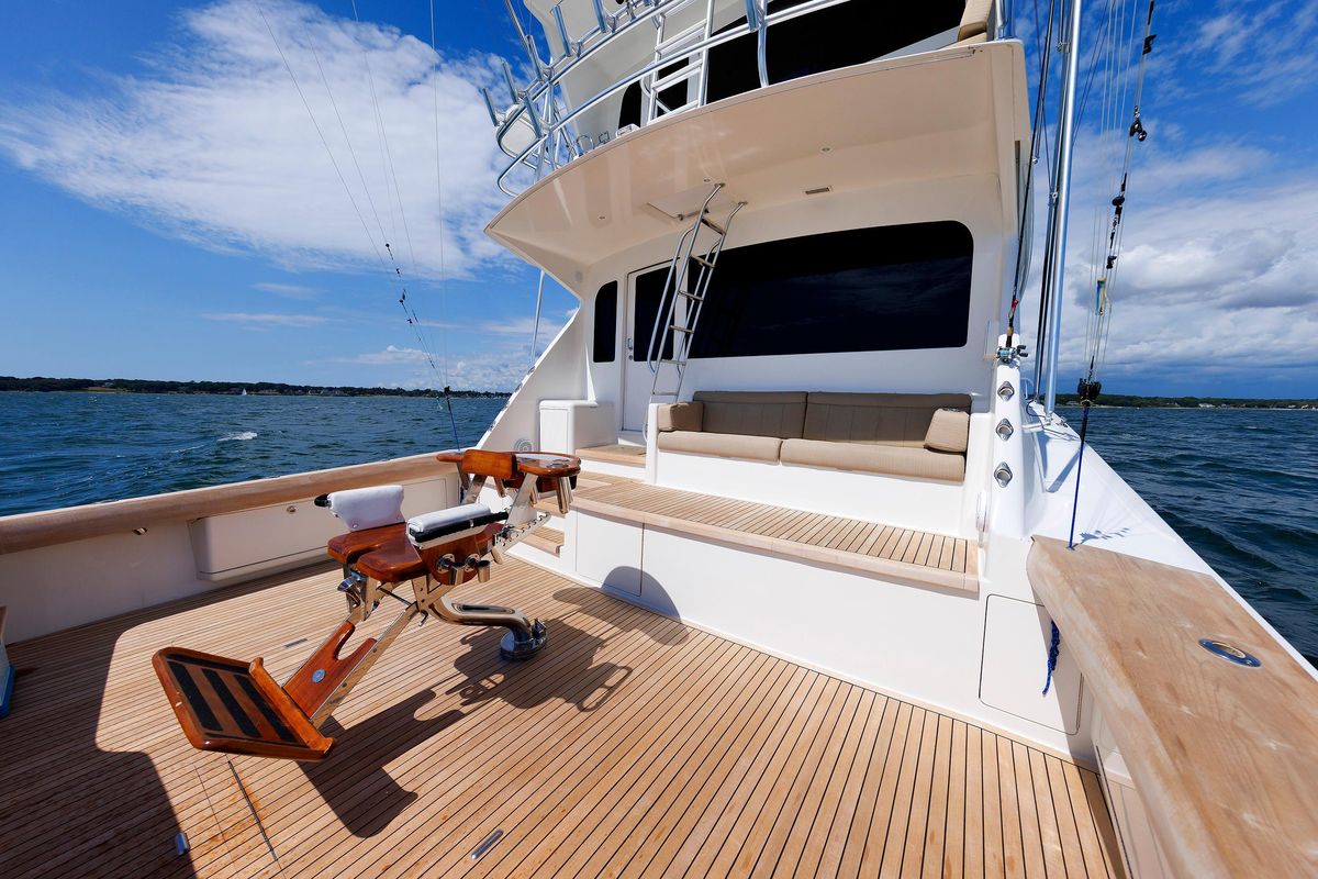2009 Viking 74 