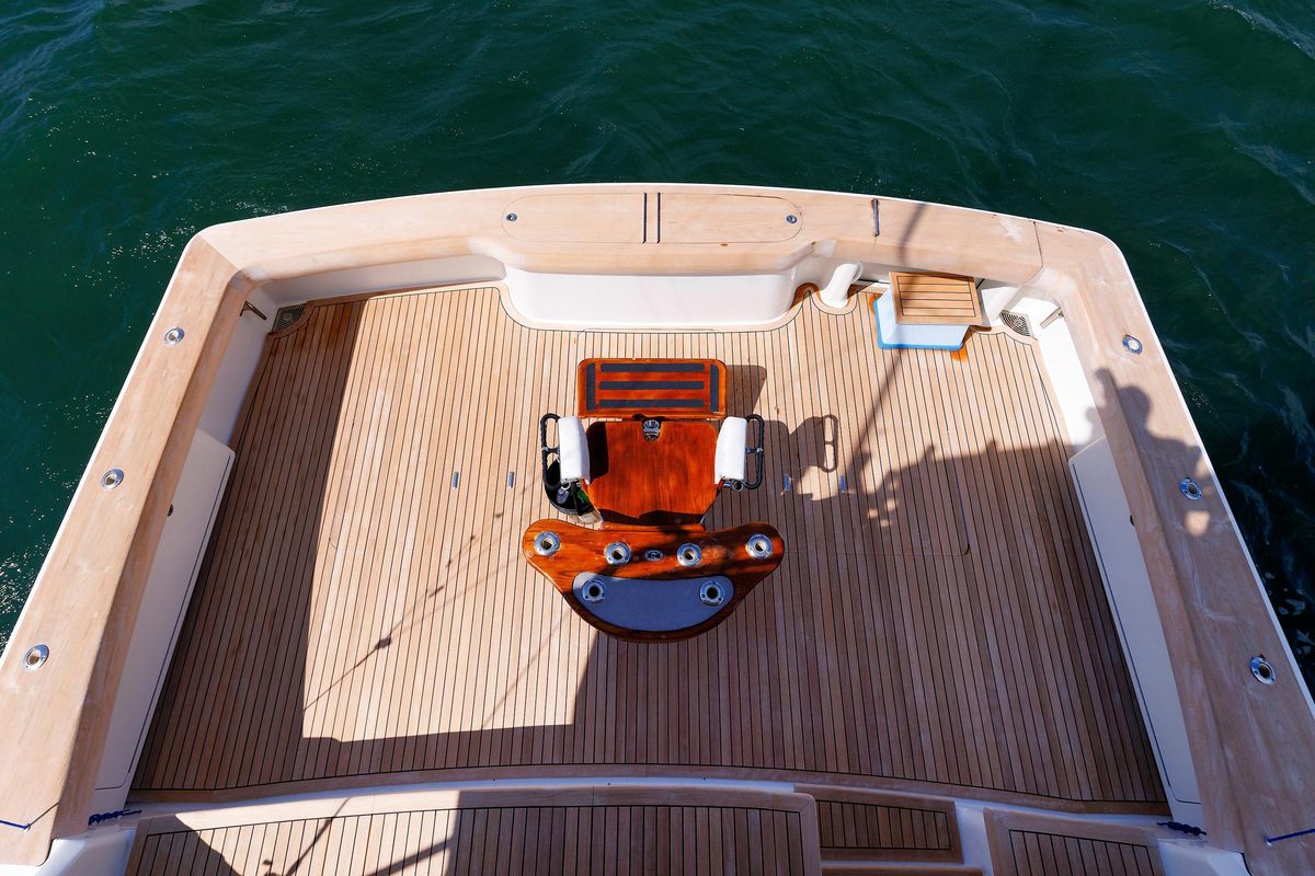 2009 Viking 74 